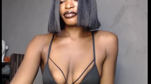 Snapshot of sweetxxboobsx chatting on March 6, 8:33 am sweetxxboobsx online show from March 6, 8:33 am