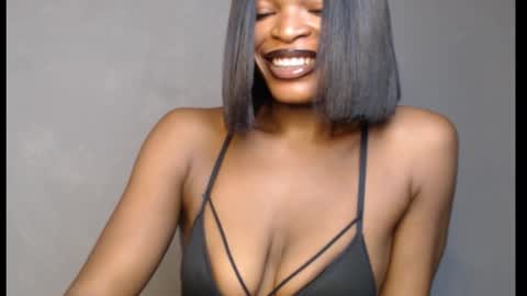 Snapshot of sweetxxboobsx chatting on March 20, 7:02 am sweetxxboobsx online show from March 20, 7:02 am