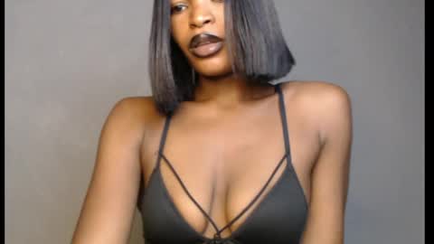 Snapshot of sweetxxboobsx chatting on March 31, 8:15 am sweetxxboobsx online show from March 31, 8:15 am