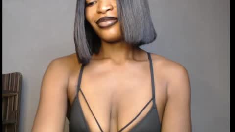 Snapshot of sweetxxboobsx chatting on April 11, 8:40 am sweetxxboobsx online show from April 11, 8:40 am