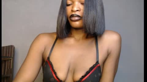 Snapshot of sweetxxboobsx chatting on April 14, 8:20 am sweetxxboobsx online show from April 14, 8:20 am