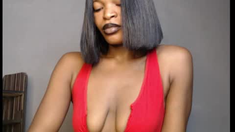 Snapshot of sweetxxboobsx chatting on April 15, 8:21 am sweetxxboobsx online show from April 15, 8:21 am