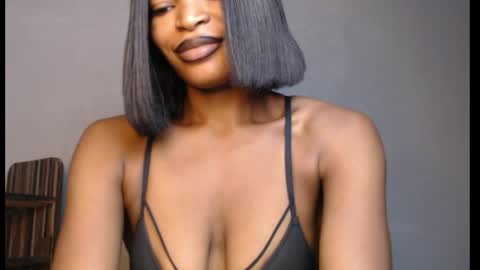 Snapshot of sweetxxboobsx chatting on April 25, 7:00 am sweetxxboobsx online show from April 25, 7:00 am