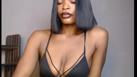 Snapshot of sweetxxboobsx chatting on April 26, 7:50 am sweetxxboobsx online show from April 26, 7:50 am