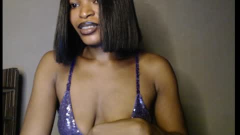 Snapshot of sweetxxboobsx chatting on May 14, 8:21 am sweetxxboobsx online show from May 14, 8:21 am