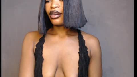 Snapshot of sweetxxboobsx chatting on June 20, 8:28 am sweetxxboobsx online show from June 20, 8:28 am