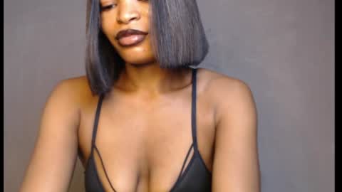 Snapshot of sweetxxboobsx chatting on June 22, 9:28 am sweetxxboobsx online show from June 22, 9:28 am
