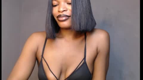 Snapshot of sweetxxboobsx chatting on June 29, 8:42 am sweetxxboobsx online show from June 29, 8:42 am