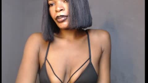 Snapshot of sweetxxboobsx chatting on July 13, 8:28 am sweetxxboobsx online show from July 13, 8:28 am