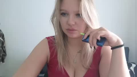 Snapshot of sweety_bettyyy chatting on July 24, 4:43 am Betty online show from July 24, 4:43 am