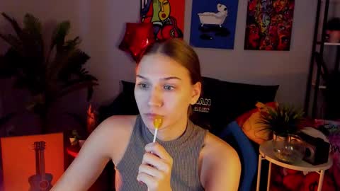 Emily online show from March 15, 3:12 am
