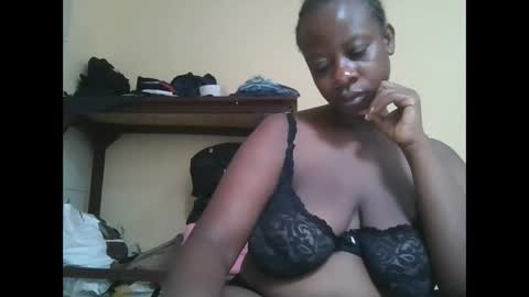 sweetyass25 online show from November 6, 5:30 am