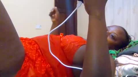 sweetyass25 online show from June 15, 6:43 pm