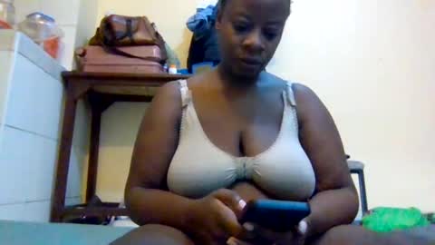 sweetyass25 online show from June 18, 5:51 am
