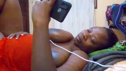 sweetyass25 online show from July 21, 6:21 pm