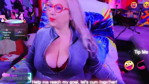 Lisa online show from December 5, 9:18 am