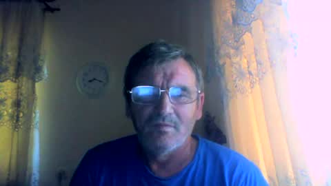 Snapshot of swergiu333 chatting on June 25, 5:12 am Raymond online show from June 25, 5:12 am