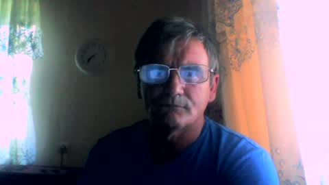 Snapshot of swergiu333 chatting on July 7, 4:37 am Raymond online show from July 7, 4:37 am