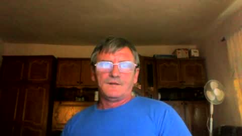 Snapshot of swergiu333 chatting on July 7, 7:45 am Raymond online show from July 7, 7:45 am