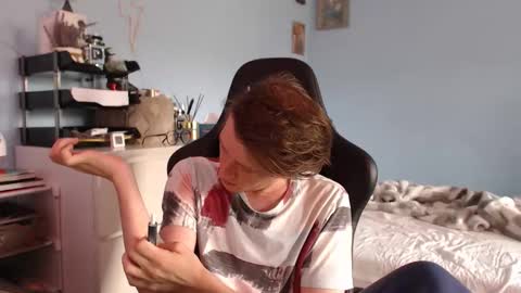 Cat online show from April 16, 8:37 am