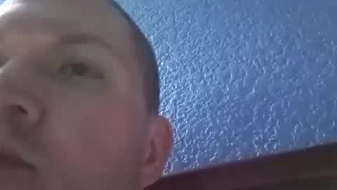 Snapshot of swirlcple69 chatting on February 24, 9:40 am swirlcple69 online show from February 24, 9:40 am