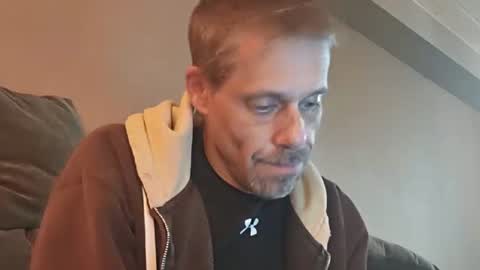 Snapshot of swontguy2025 chatting on December 28, 4:41 am swontguy2025 online show from December 28, 4:41 am