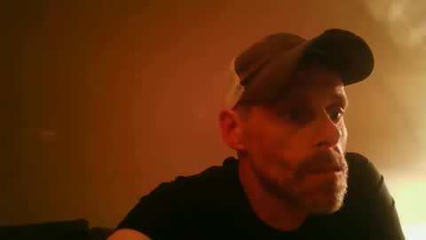 Snapshot of swontguy2025 chatting on April 10, 5:45 am swontguy2025 online show from April 10, 5:45 am