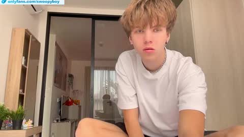 swoopyboy online show from November 4, 4:00 am