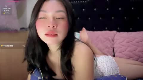 Snapshot of swt_asianholly chatting on June 1, 10:39 am Holly online show from June 1, 10:39 am