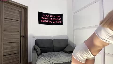 Mona online show from February 23, 5:10 pm