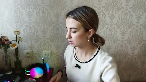 Emily online show from May 30, 1:08 pm