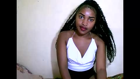 sylviasexy27 online show from December 4, 5:38 am