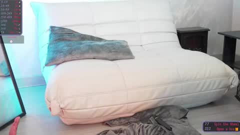 Snapshot of sylvie_fey chatting on February 20, 6:26 am Sylvie online show from February 20, 6:26 am