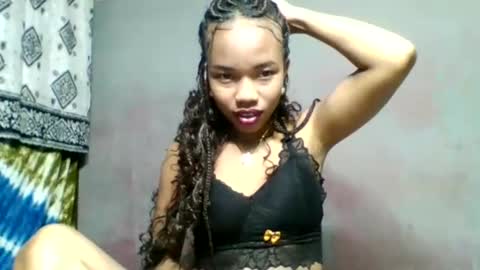 Snapshot of sylviette chatting on May 23, 11:58 am Sylviette online show from May 23, 11:58 am