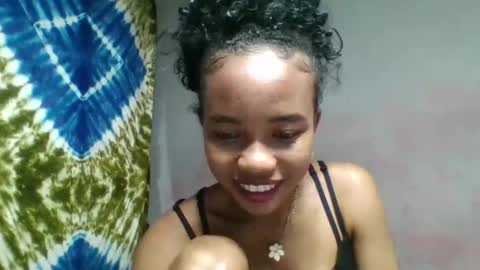 Snapshot of sylviette chatting on May 30, 12:41 am Sylviette online show from May 30, 12:41 am