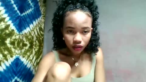Snapshot of sylviette chatting on May 30, 5:32 pm Sylviette online show from May 30, 5:32 pm