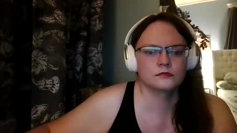 Snapshot of sylviexxxfun chatting on June 9, 3:40 am sylviexxxfun online show from June 9, 3:40 am