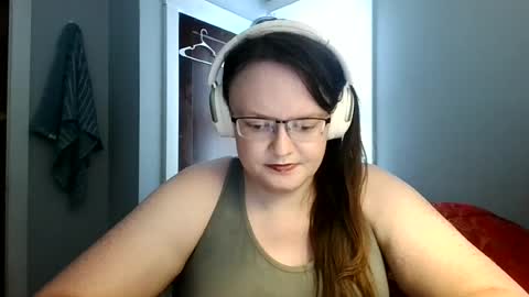 Snapshot of sylviexxxfun chatting on July 24, 8:18 pm sylviexxxfun online show from July 24, 8:18 pm