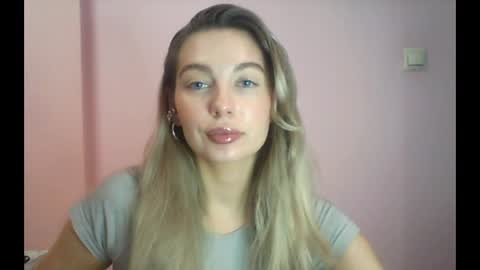 Snapshot of syrami chatting on June 8, 5:35 pm syrami online show from June 8, 5:35 pm