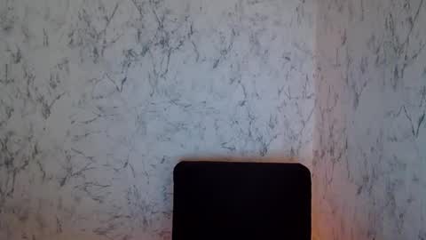 SyrenDixon online show from December 1, 8:47 pm