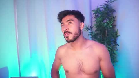 Snapshot of t0ny_wylie chatting on February 3, 9:31 pm t0ny_wylie online show from February 3, 9:31 pm