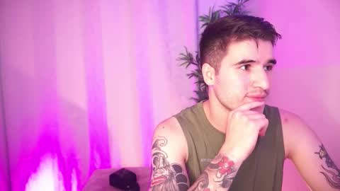 Snapshot of t0ny_wylie chatting on February 11, 9:31 pm t0ny_wylie online show from February 11, 9:31 pm