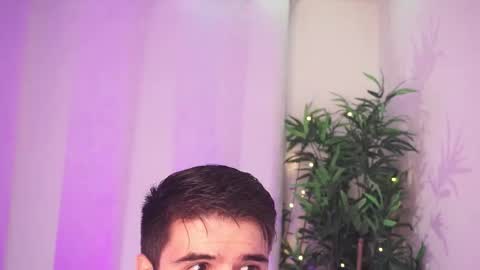 Snapshot of t0ny_wylie chatting on February 17, 8:59 pm t0ny_wylie online show from February 17, 8:59 pm