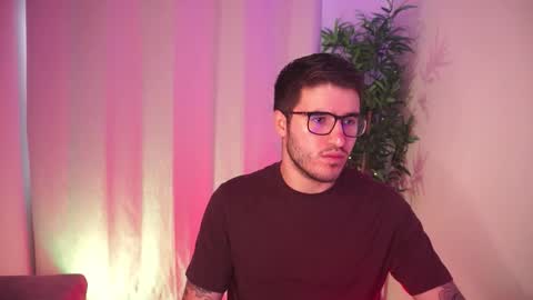 Snapshot of t0ny_wylie chatting on February 22, 4:05 pm t0ny_wylie online show from February 22, 4:05 pm