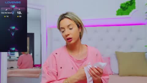 Snapshot of taahiraarabian chatting on January 13, 1:17 pm Arianna online show from January 13, 1:17 pm