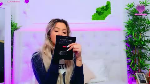 Arianna online show from January 8, 1:24 pm