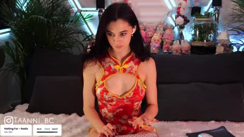 Snapshot of taanni_bc chatting on October 29, 3:53 am TAANNI online show from October 29, 3:53 am