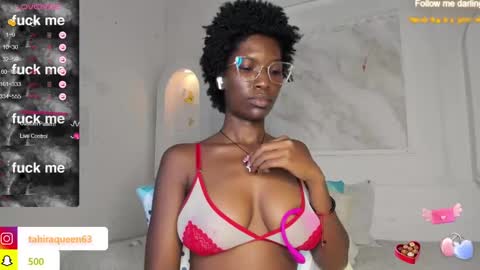 Snapshot of tahira_21 chatting on February 21, 10:15 pm Tahira online show from February 21, 10:15 pm