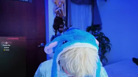 taichi online show from December 3, 11:47 pm