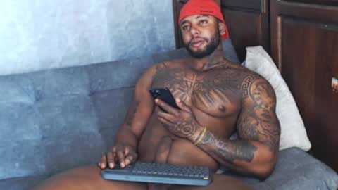 Tairon Tucke online show from January 30, 2:25 pm